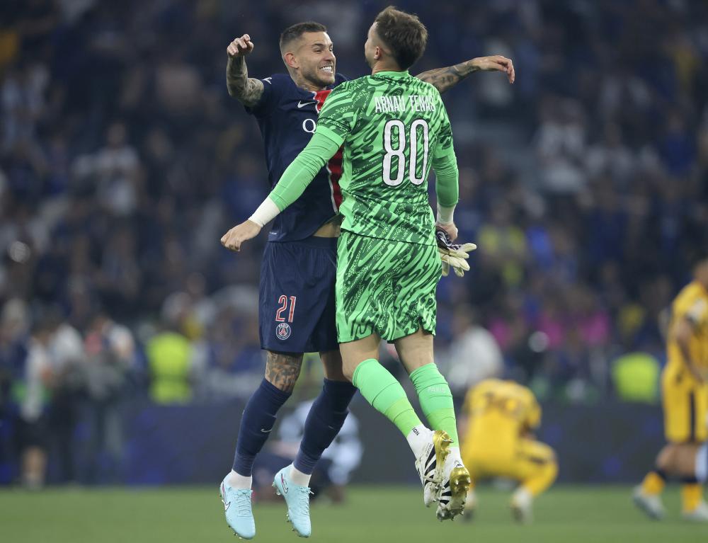 齐达内晒和樊振东打球照，足球界和乒乓球界梦幻联动，网友直呼：太帅了